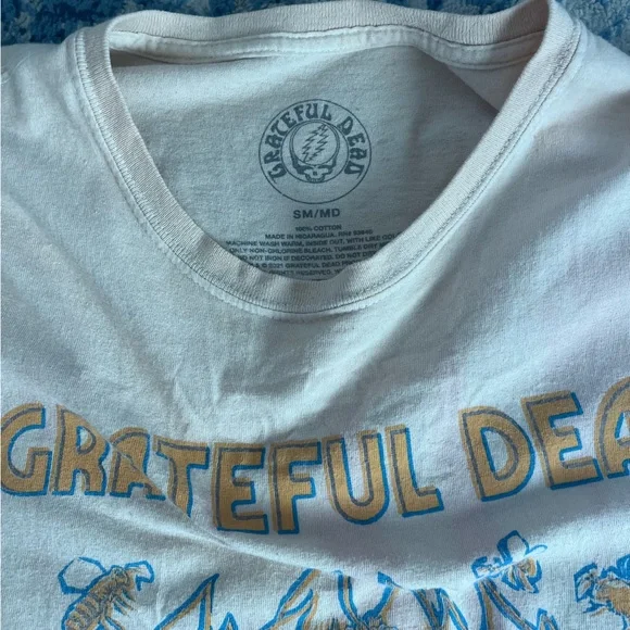 Urban Outfitters Graphic Tee - Picture 2 of 3